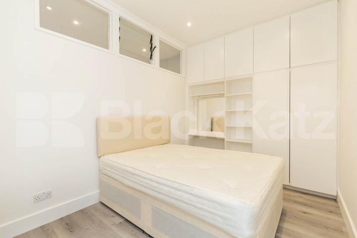 Newly refurbished 2 bed in a stunning period building mins to tube & heath Belsize Park Gardens, Hampstead - Belsize Park